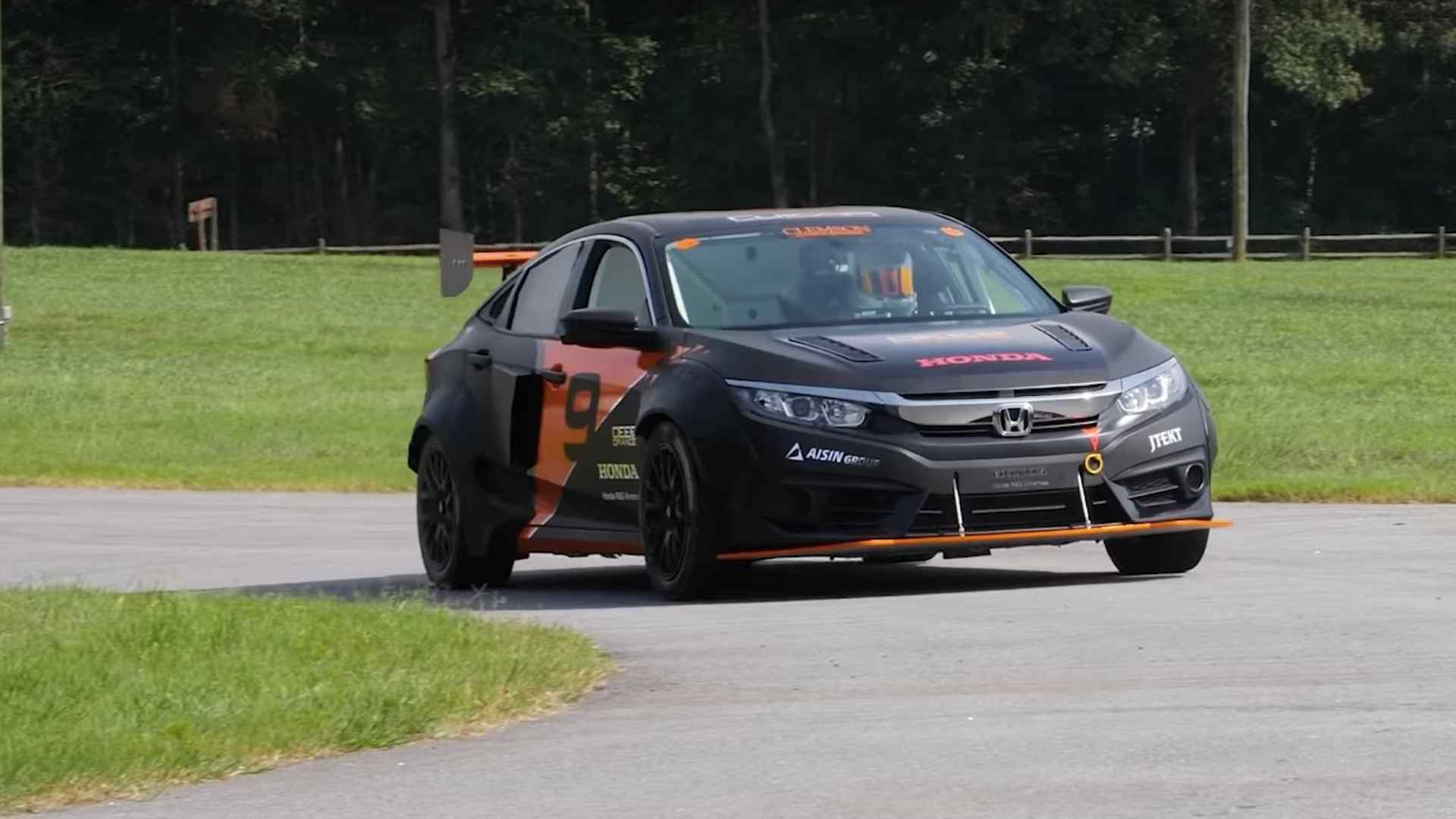 Honda Civic превратили в спорткар с разгоном как у Формулы-1