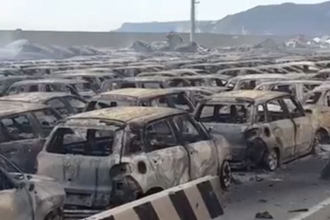 Мужские слезы: сотни новеньких Maserati дотла сгорели на парковке