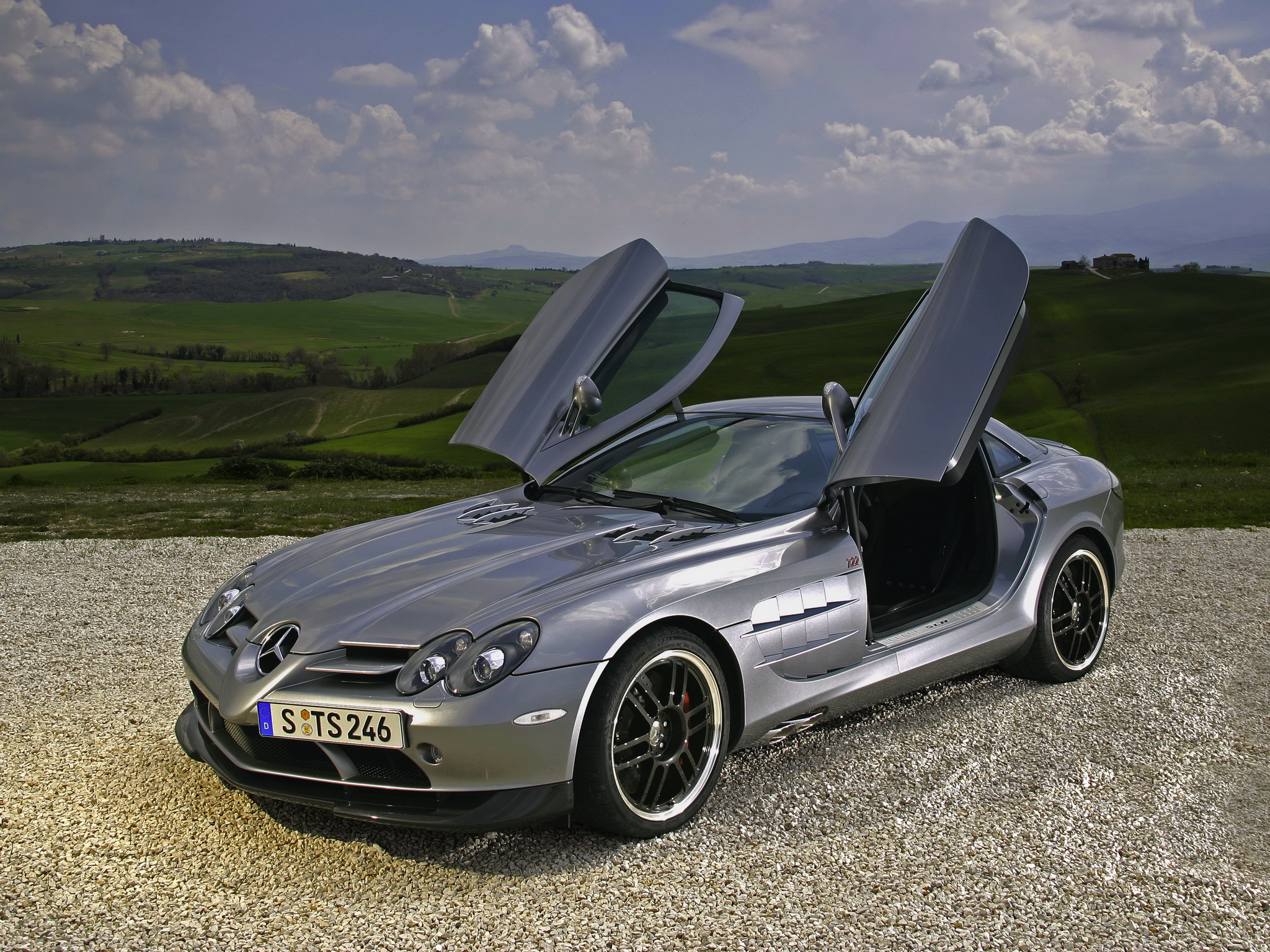 В Украине засняли редчайший суперкар Mercedes лимитированной серии