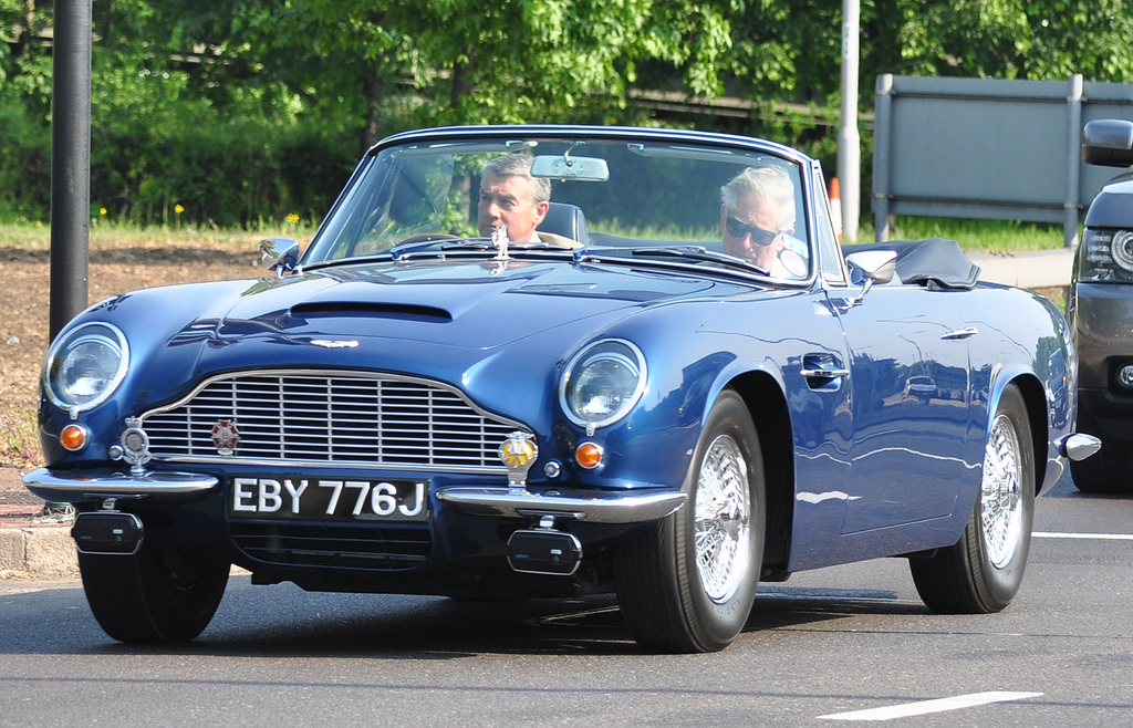 Aston Martin принца Чарльза теперь работает на белом вине