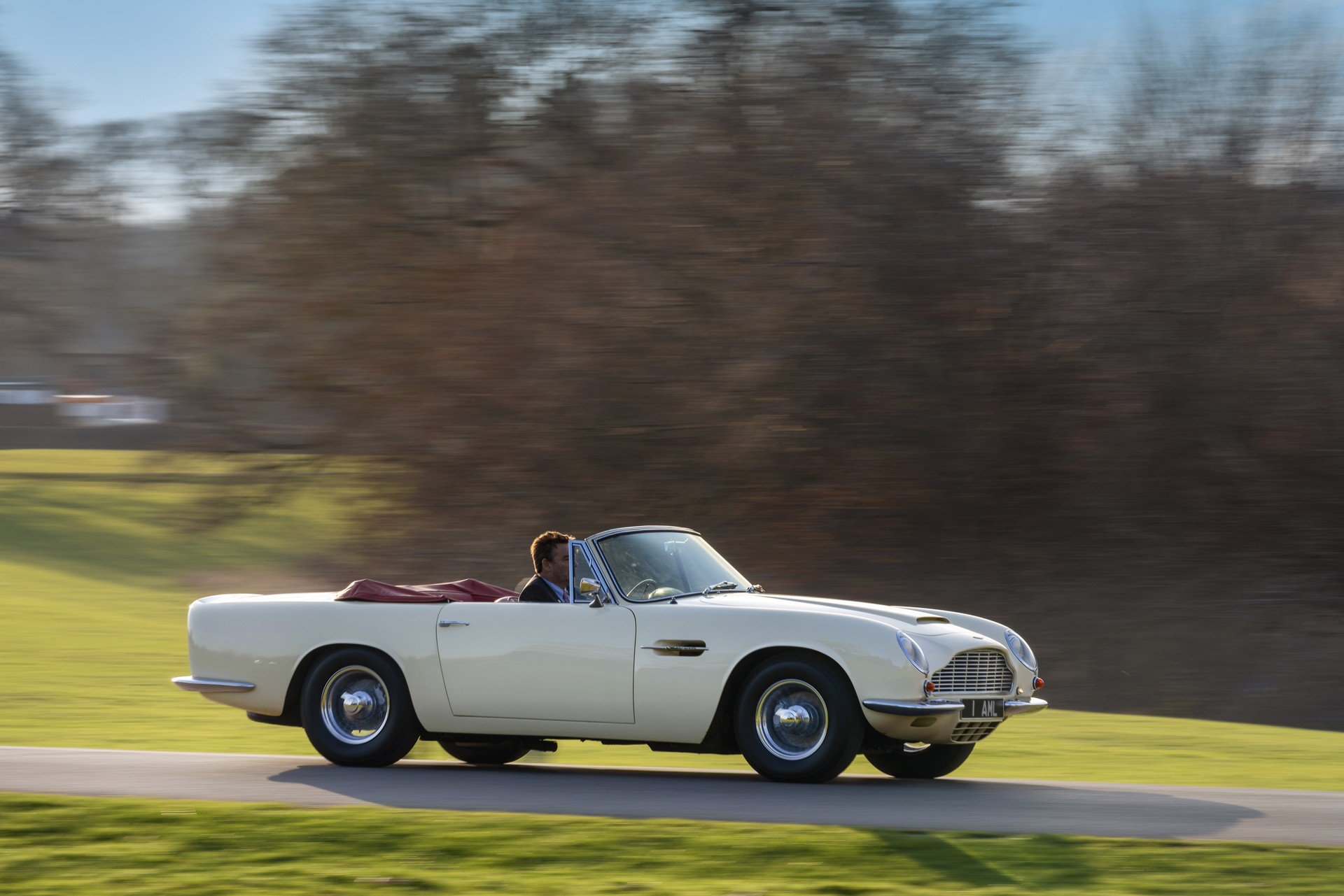 Культовый Aston Martin 60-х превратили в скоростной электрокар