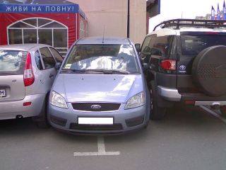 ТОП-12 самых неудачных попыток припарковаться (ФОТО)
