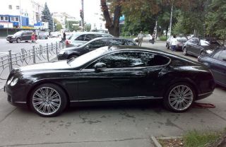 Кризис прогрессирует: вслед за Ferrari, в Киеве угнали Bentley!!! (ФОТО)