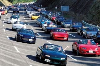Слет открытых Мазд в Японии собрал более 1500 машин! (7 ФОТО)