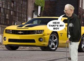 Дедушка пересмотрел Трансформеров… и купил Chevy Camaro SS! (3 ФОТО)