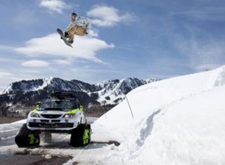 Кен Блок сделал из своей Subaru WRX STI… снегоход! (ВИДЕО)