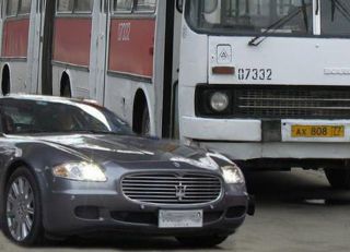Самый несравненный сравнительный тест: Maserati vs. Ikarus!
