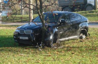 Мойдодыр: мойщик помыл и разбил клиентский BMW X6! (ФОТО)