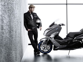 BMW представила концепт максискутера будущего (ФОТО+ВИДЕО)