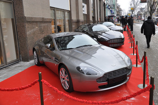 Открытие салона Aston Martin в Киеве: Джеймс Бонд, добро пожаловать в Украину! (8 ФОТО)