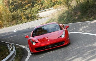 В России проверяют, на что способна Ferrari 458 Italia! (ВИДЕО)