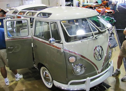 Раритетный VW Bus Samba 1963 года продали дороже, чем Rolls-Royce и Ford GT! (ФОТО)