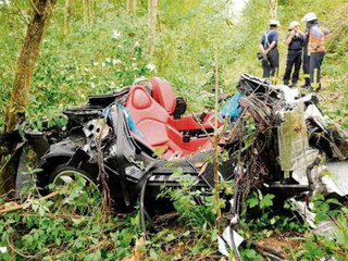 Двое тест-пилотов насмерть разбились во время заездов на Mercedes SLR McLaren (ФОТО)