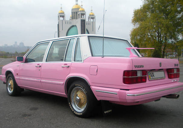 Розовая Volvo за $77 000. Шутка или мечта коллекционера? (7 ФОТО)