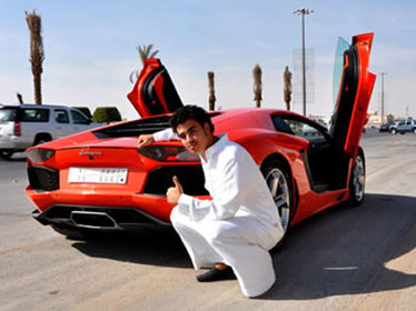 Арабский студент переплатил $71 000, чтобы первым получить Lamborghini Aventador (ФОТО)