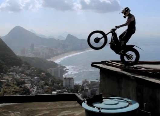 МотоФорсаж в Рио: французский триальщик показывает класс! (ВИДЕО)