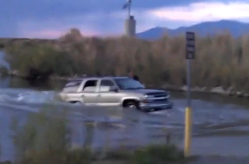 Как ты яхту назовешь, так она и поплывет: Chevrolet Tahoe умудрились утопить дважды! (ВИДЕО)