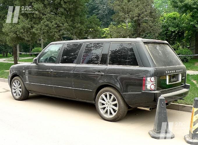В Китае засветился бронированный лимузин Range Rover