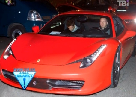 За рулем Ferrari в ночных гонках выступал Янукович! +ВИДЕО