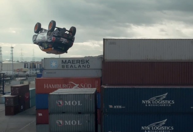 Сальто-мортале на MINI: 12-метровый прыжок с переворотом на 360 +ВИДЕО