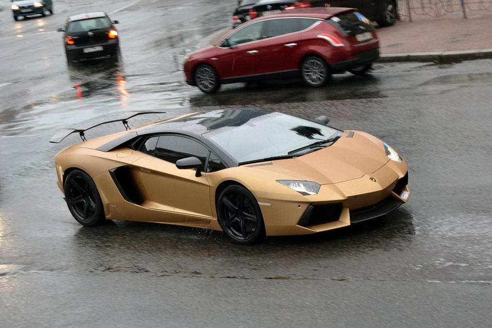 В Киеве засветилась уникальная Lamborghini за $700 тысяч
