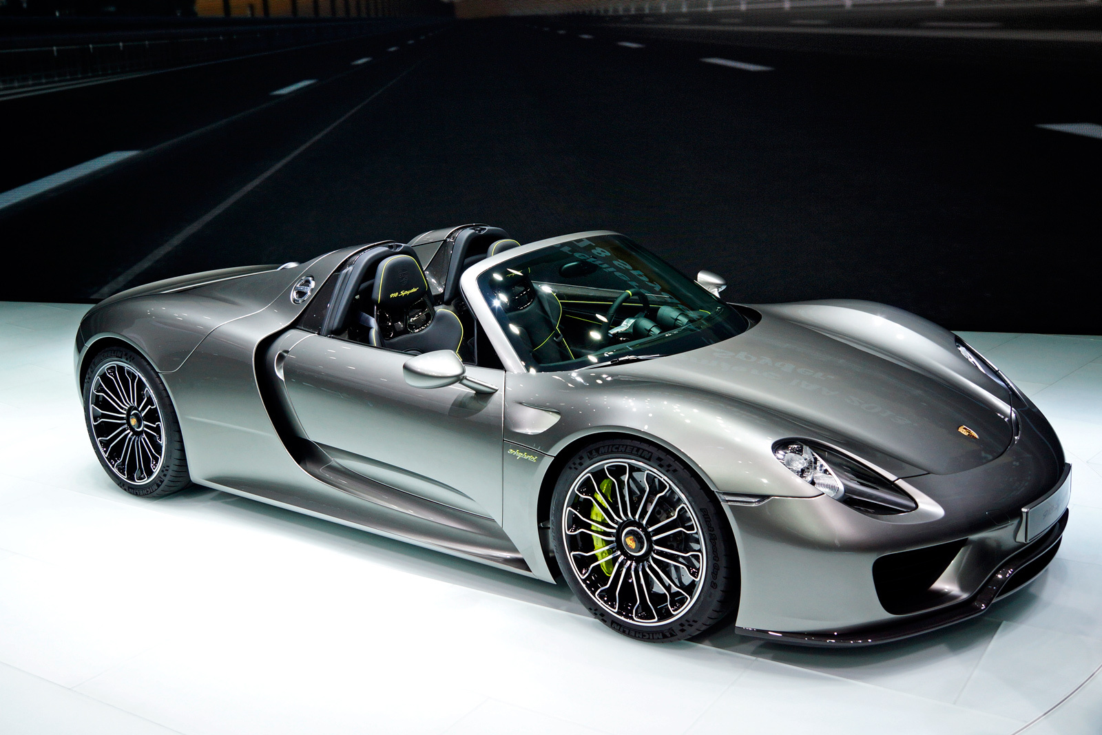 Официально: в Украине нашлись заказчики самого дорогого Porsche в истории!
