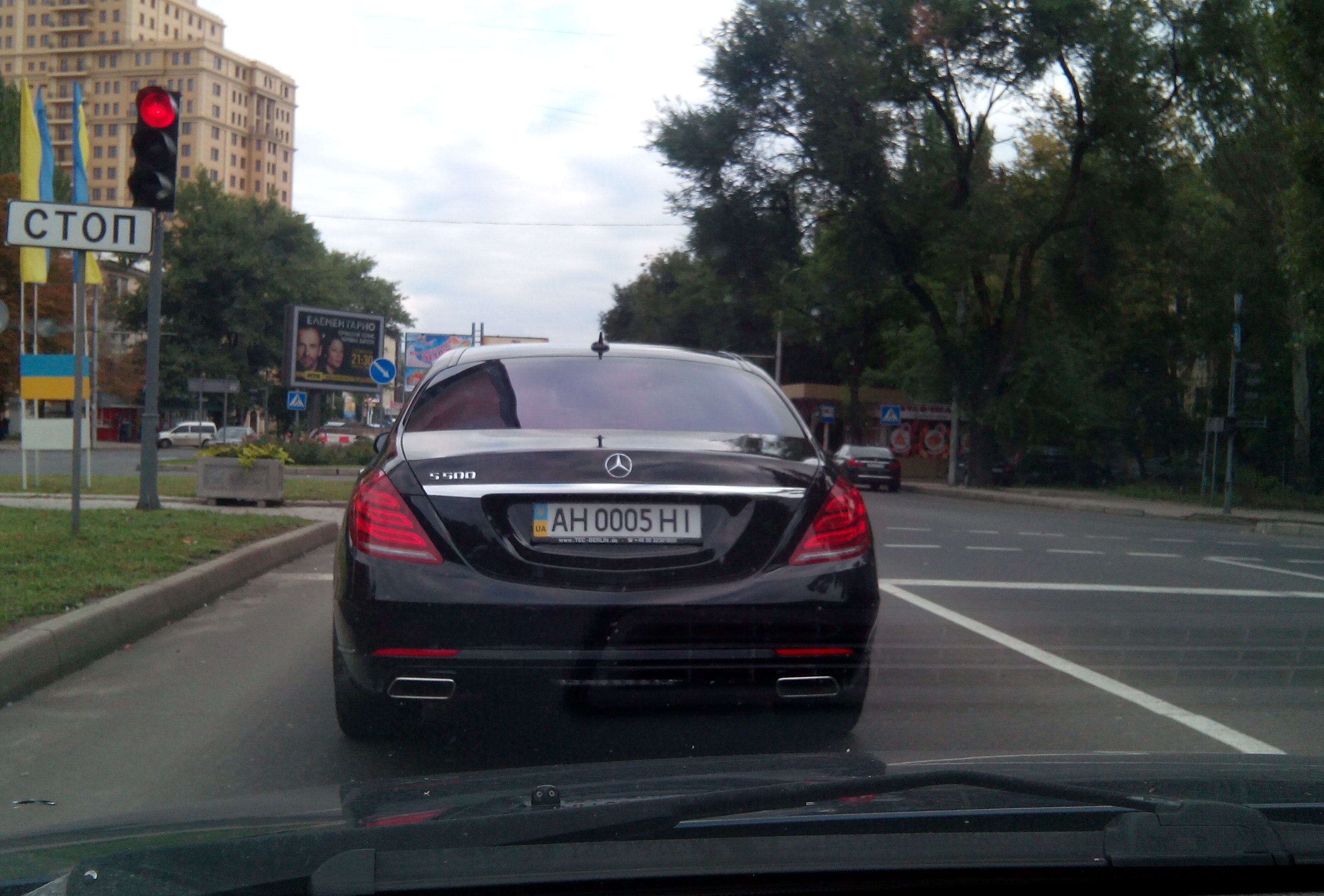 В Донецке засветился новый автомобиль нардепов еще до презентации в Украине