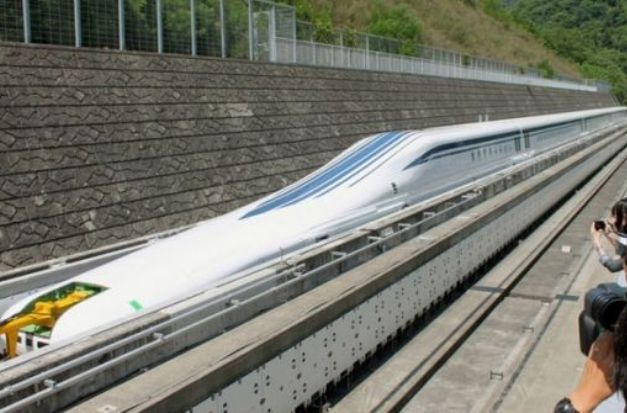 Япония тестирует самый быстрый в мире поезд, развивающий 580 км/ч
