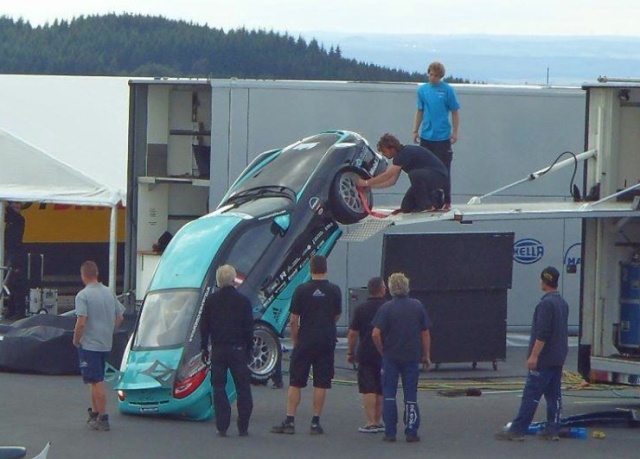 Новость одной картинкой: как нельзя обращаться с гоночными Porsche