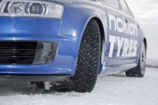 В Украине назвали стоимость самых быстрых зимних покрышек в мире