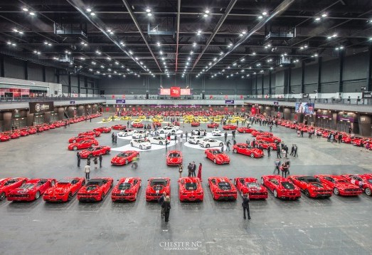 ПреКРАСНОЕ зрелище: громадный рисунок из 600 Ferrari