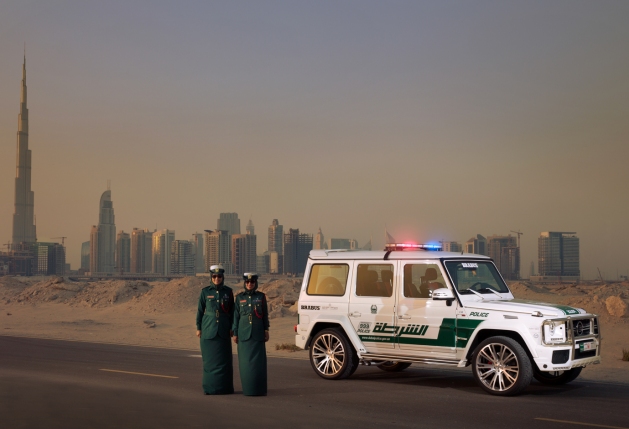 Полиция Дубая похвасталась новыми суперкарами. Гаишники в шоке!