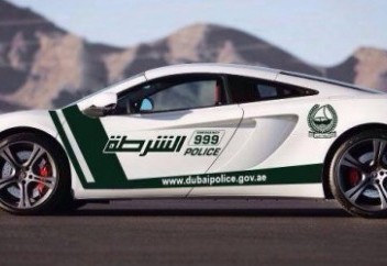 Гаишники в шоке: полиция Дубая получила новый суперкар McLaren 12C
