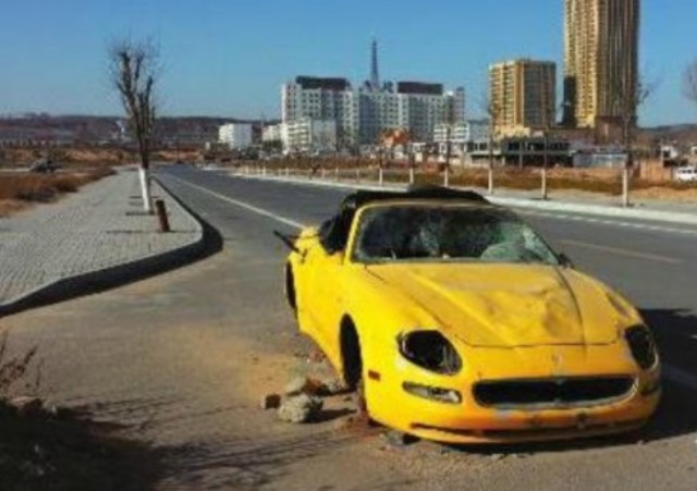 Печальное зрелище: брошенный кабриолет Maserati разобрали на сувениры