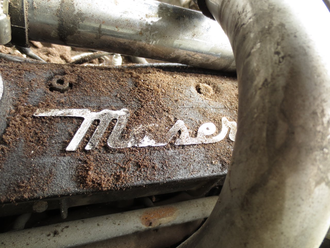 Не для слабонервных: умирающая на свалке Maserati Biturbo Spyder