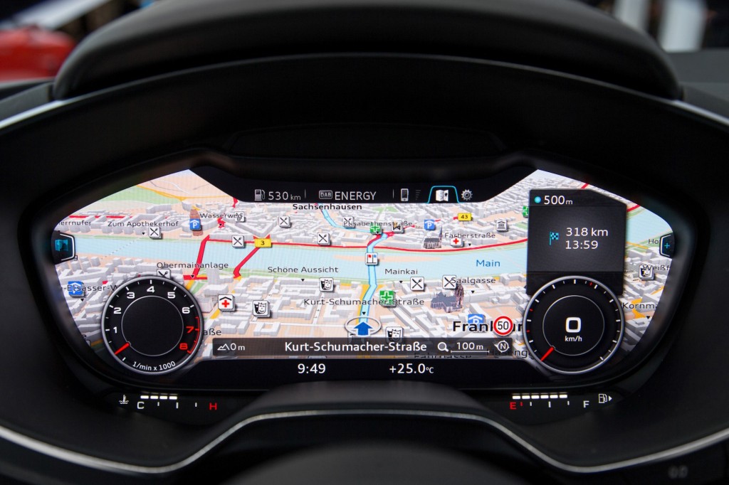 Audi отказывается от приборной панели в пользу единого TFT-дисплея