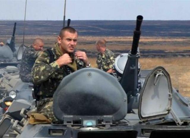 Российские БТРы и военная техника заполонили Крым. На подъезде танки?