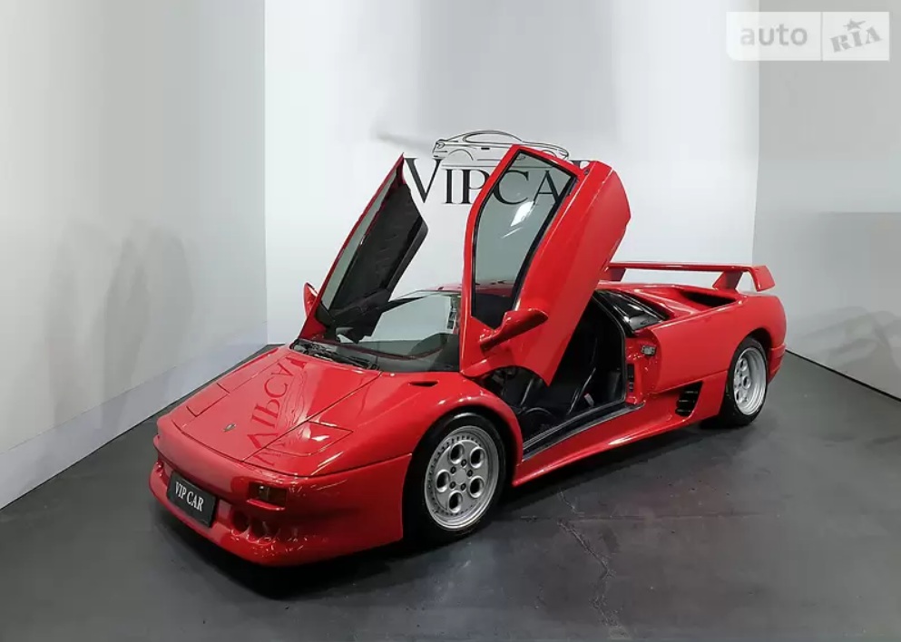 В Украине продается уникальный суперкар Lamborghini Diablo