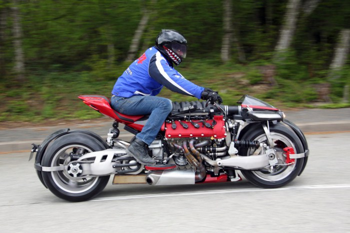 Lazareth LM847 — фантастический мотоцикл с двигателем Maserati V8