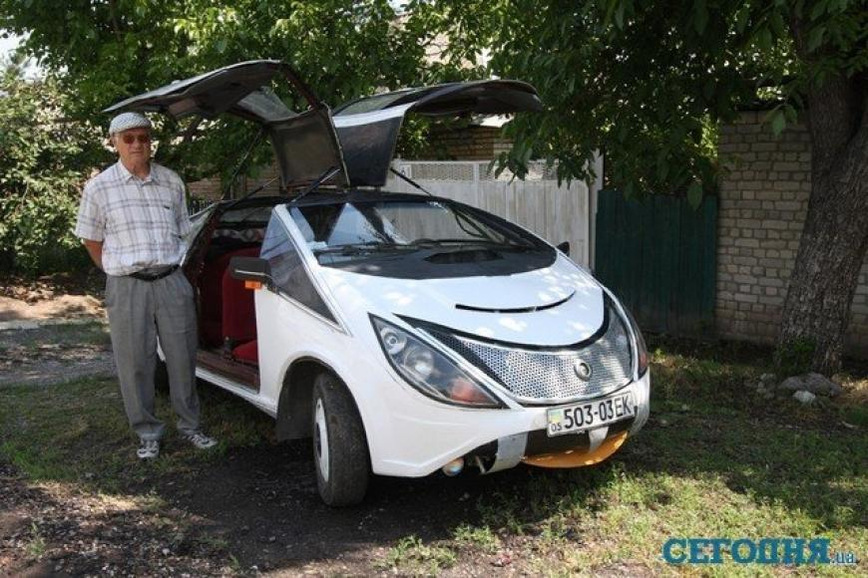 В Украине продают уникальный спорткар ручной работы