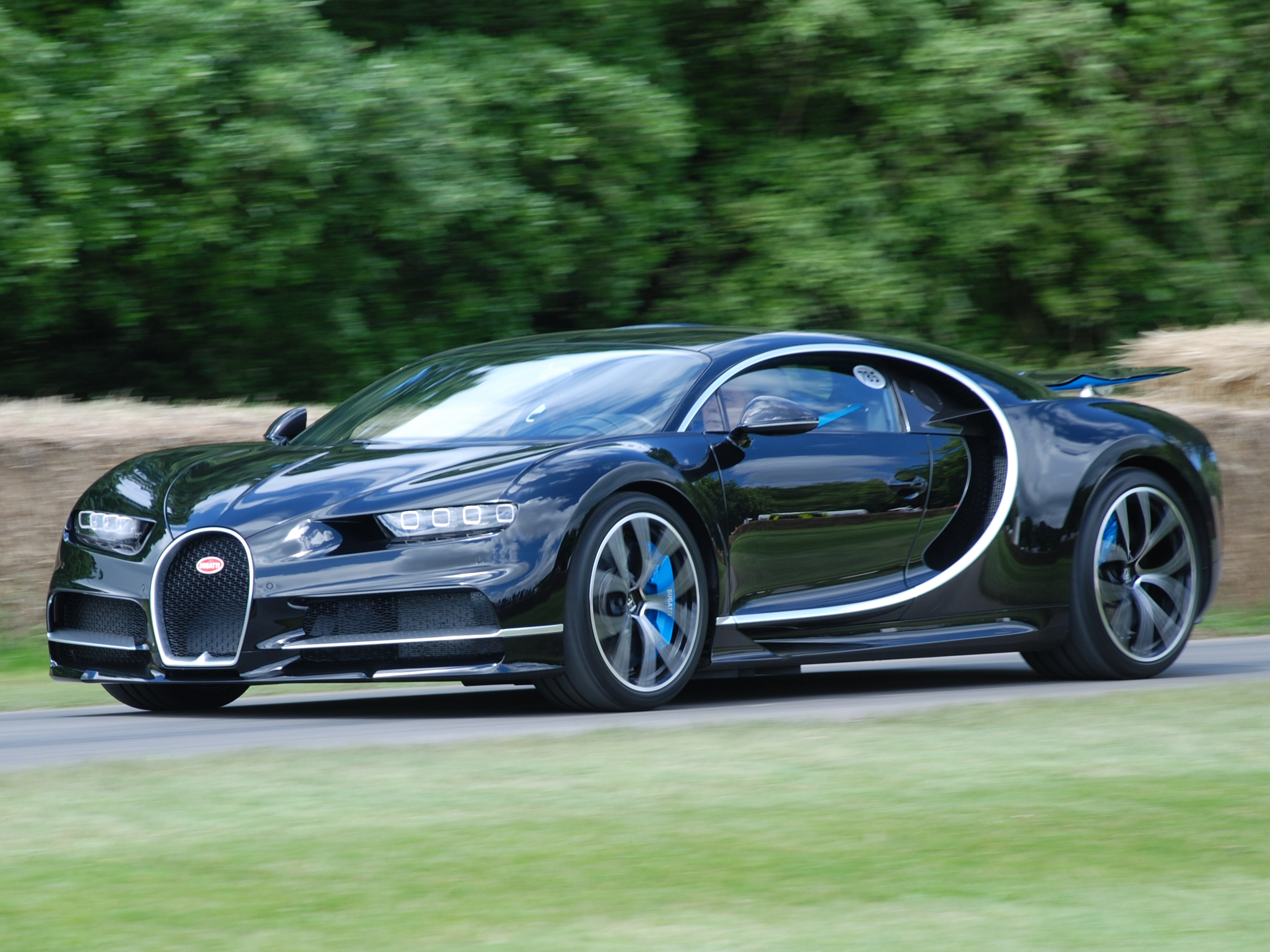 Гиперкар Bugatti Chiron попал под отзыв из-за дефекта