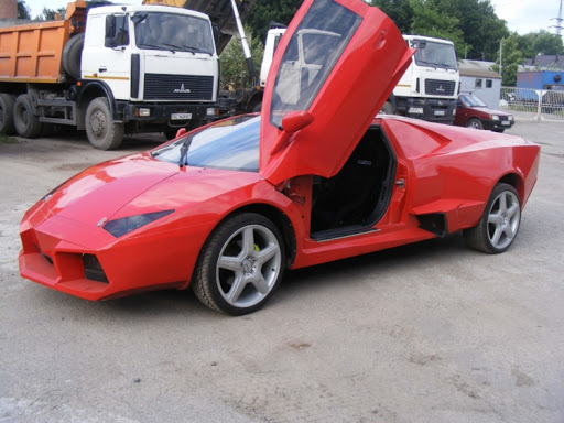 В Украине воссоздан самый редкий суперкар Lamborghini