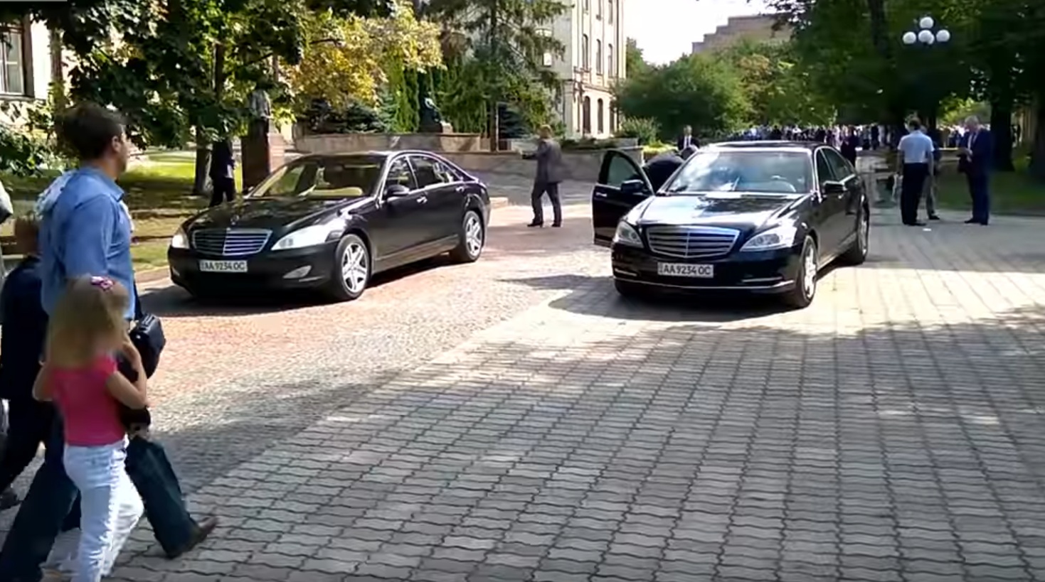 На каких авто ездит президент Петр Порошенко
