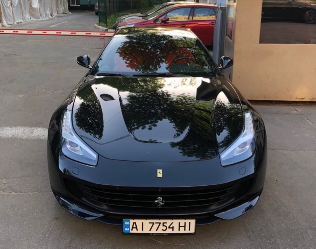 В Украине появилась новая четырехместная Ferrari GTC4 Lusso