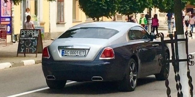 Украинская пенсионерка стала владелицей купе Rolls-Royce за 11 миллионов