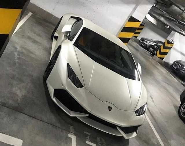 В Украине засветился новый суперкар Lamborghini