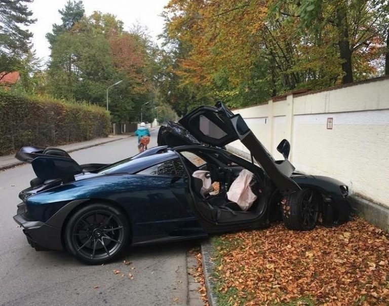 Новейший гиперкар McLaren разбили через час после покупки