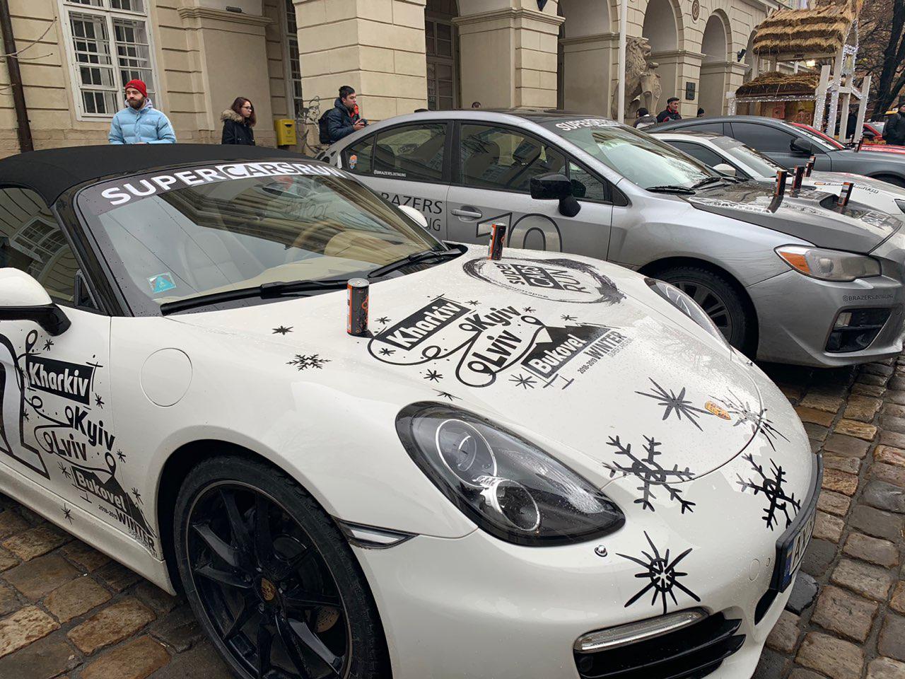 Центр Львова оккупировали эксклюзивные авто и суперкары