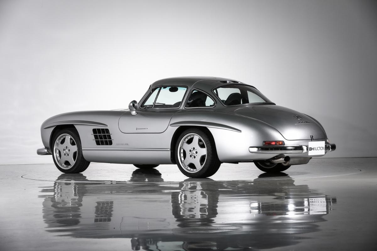 На продажу выставлен самый легендарный Mercedes 50-х с тюнингом AMG