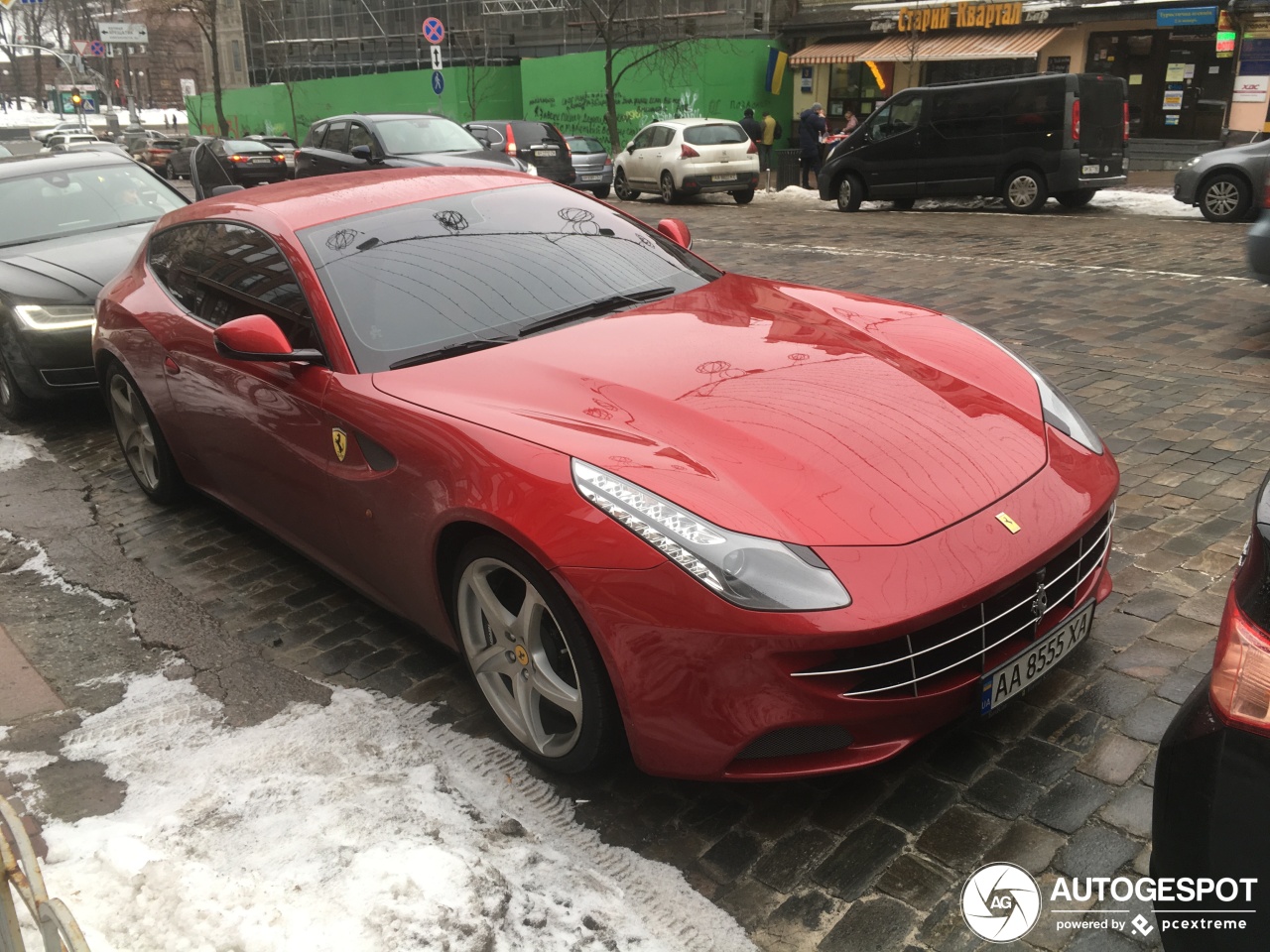 Украинцы не боятся ездить на Ferrari зимой